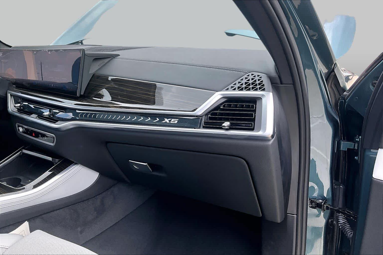 Used 2025 Blue Ridge Mountain Metallic BMW sDrive40i image 17