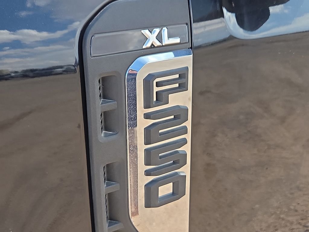 2025 Ford F-250 Super Duty XL - Photo 14