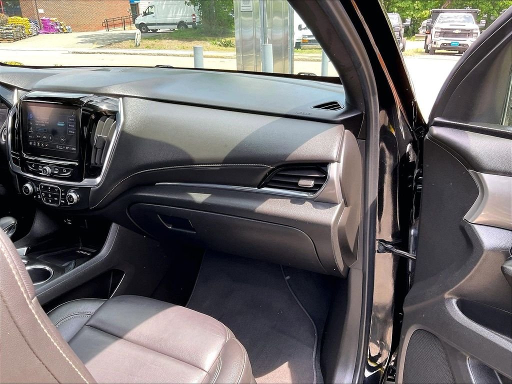 Used 2023 Mosaic Black Metallic Chevrolet LT Leather image 13