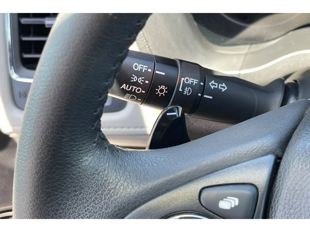 Used 2018 White Orchid Pearl Honda EX-L Navi image 37