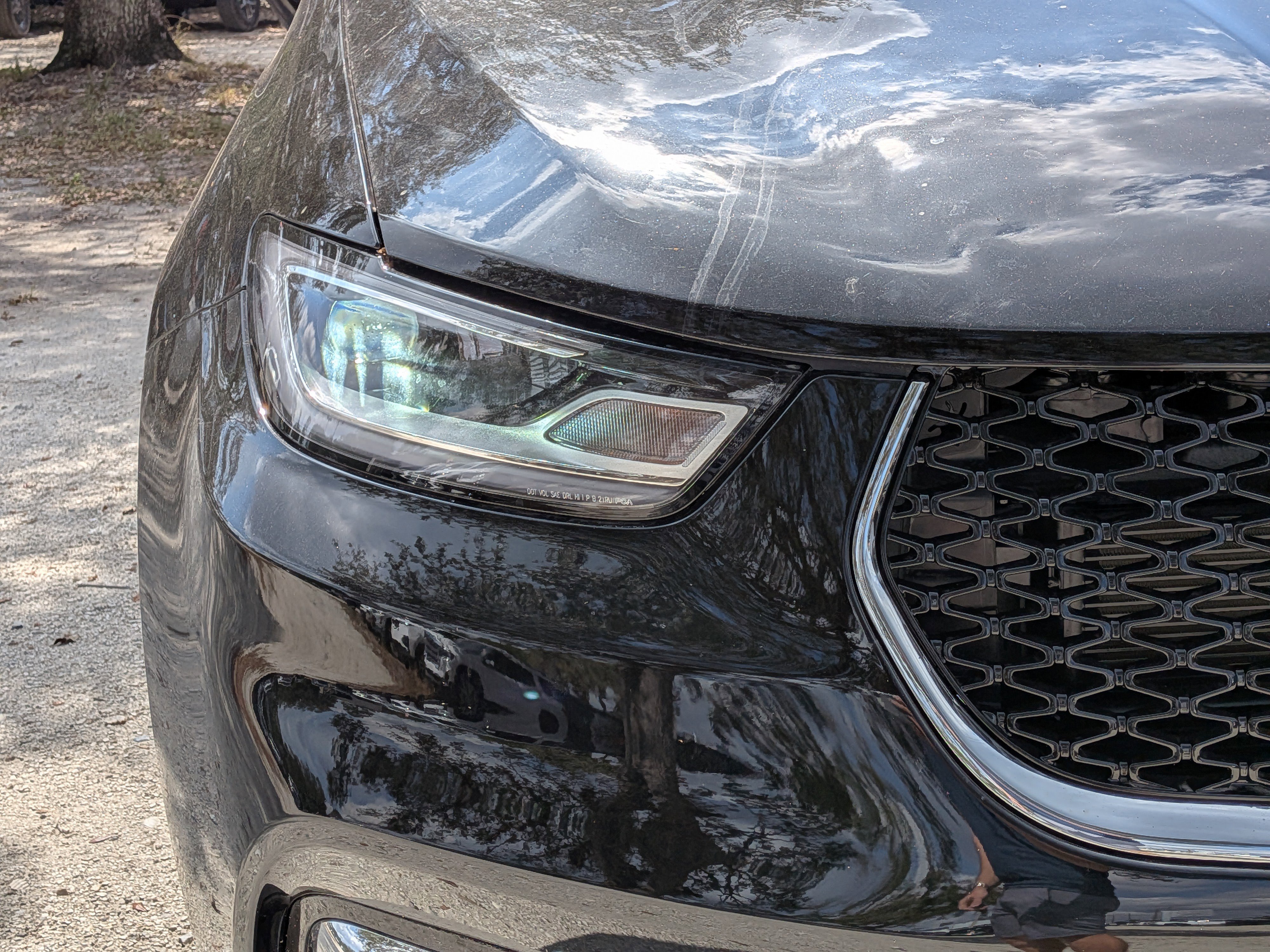 New 2026 Diamond Black Crystal Pearl-Coat Exterior Paint Chrysler Limited image 9