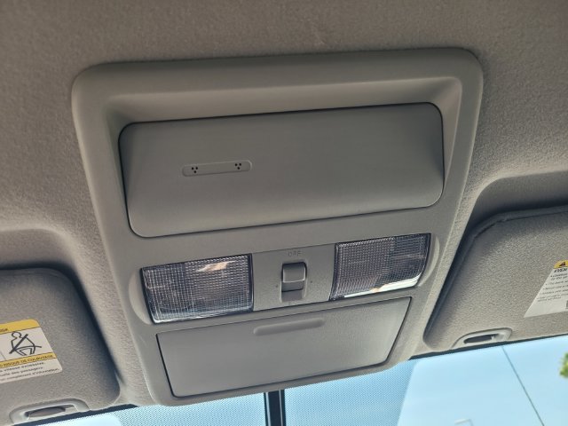 Used 2021 White Nissan SV image 22