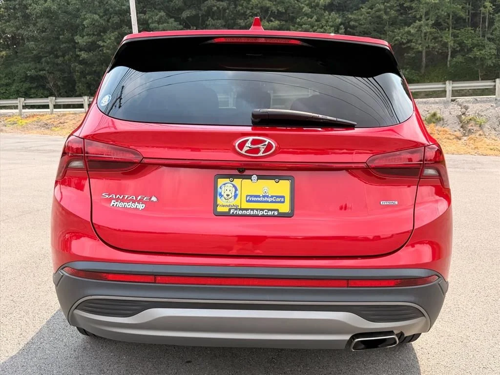 Used 2022 Red Hyundai SE image 11