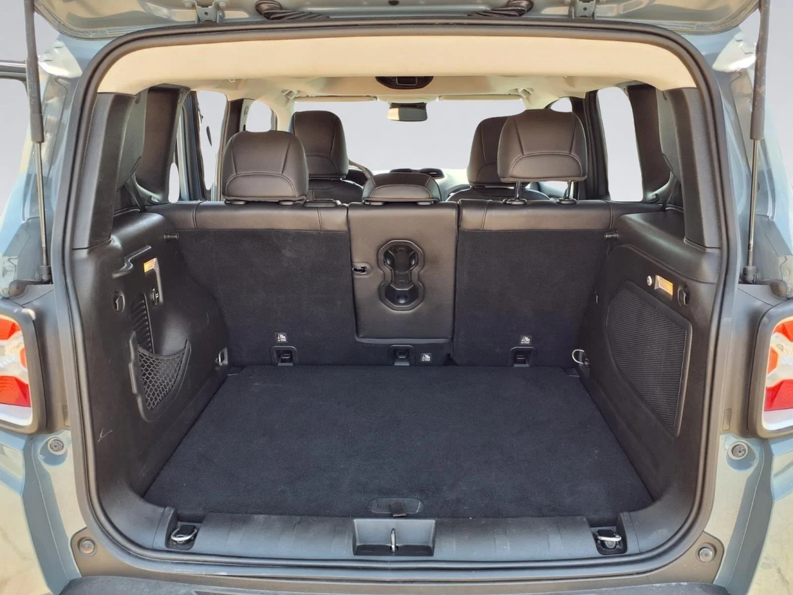 Used 2017 Anvil Jeep Limited image 10