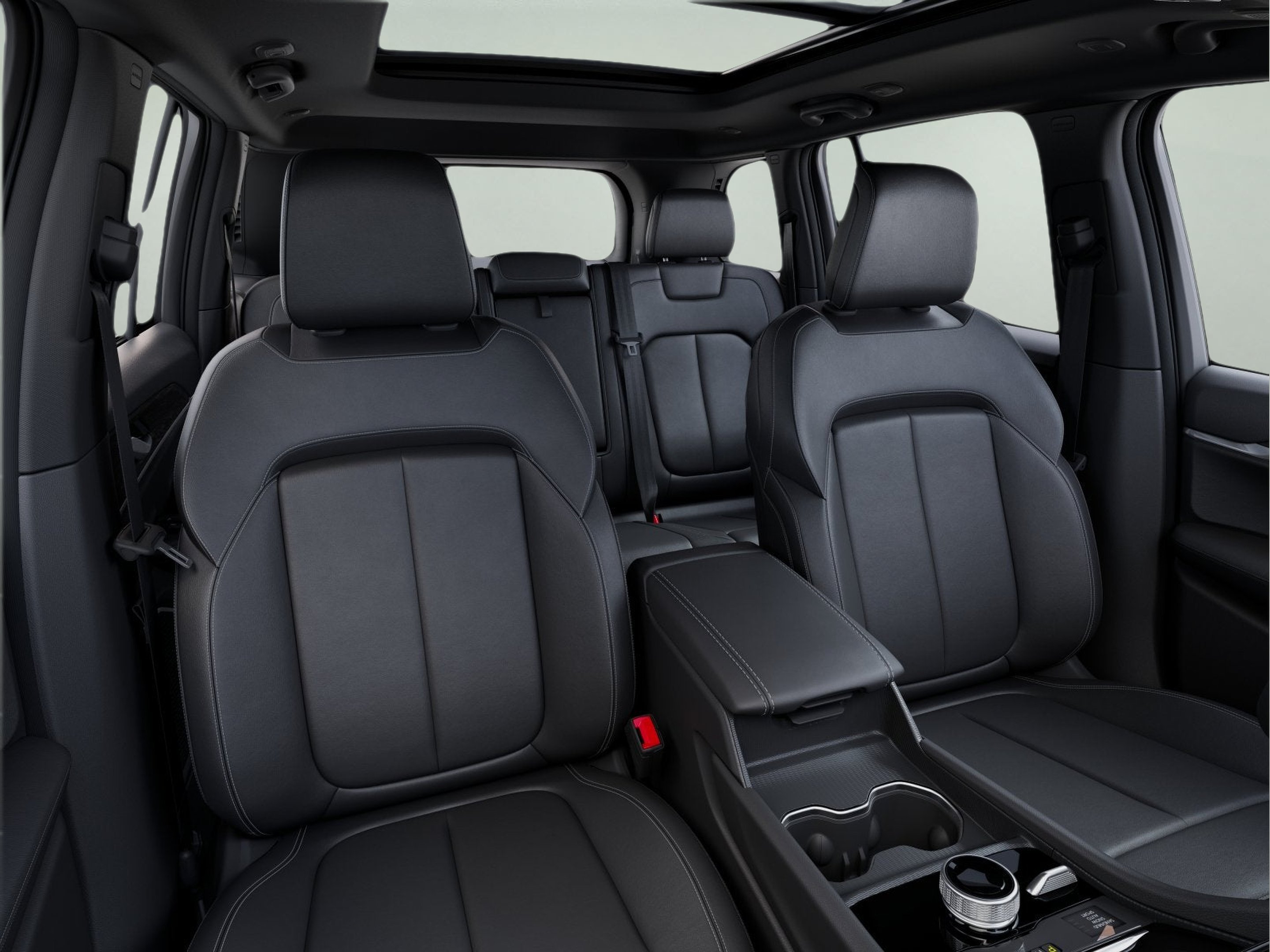 New 2026 Diamond Black Crystal Pearl-Coat Exterior Paint Jeep Limited image 31