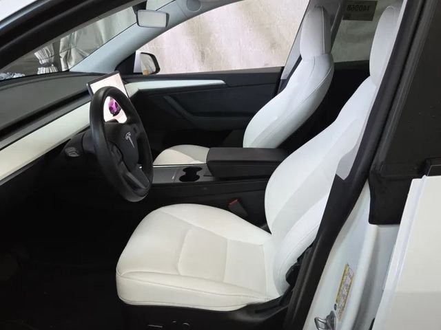 Used 2022 White Tesla Long Range image 3