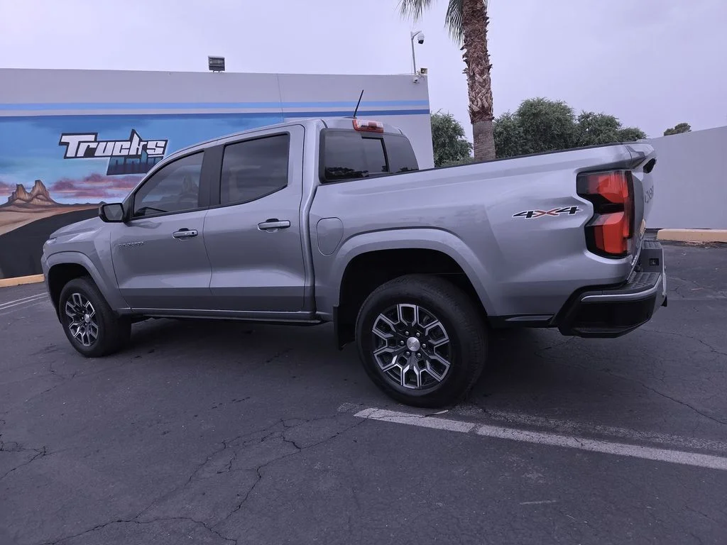 Used 2023 Gray Chevrolet LT image 6
