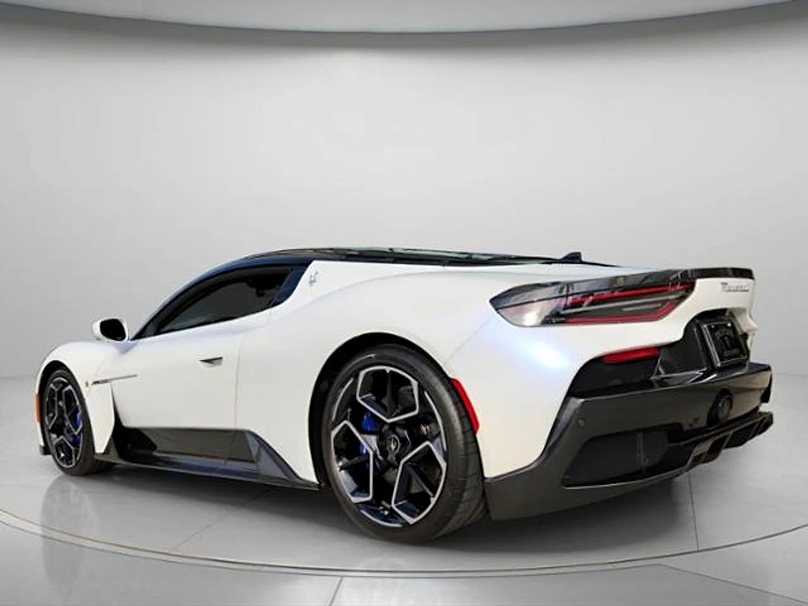 New 2022 Bianco Audace Maserati  image 7