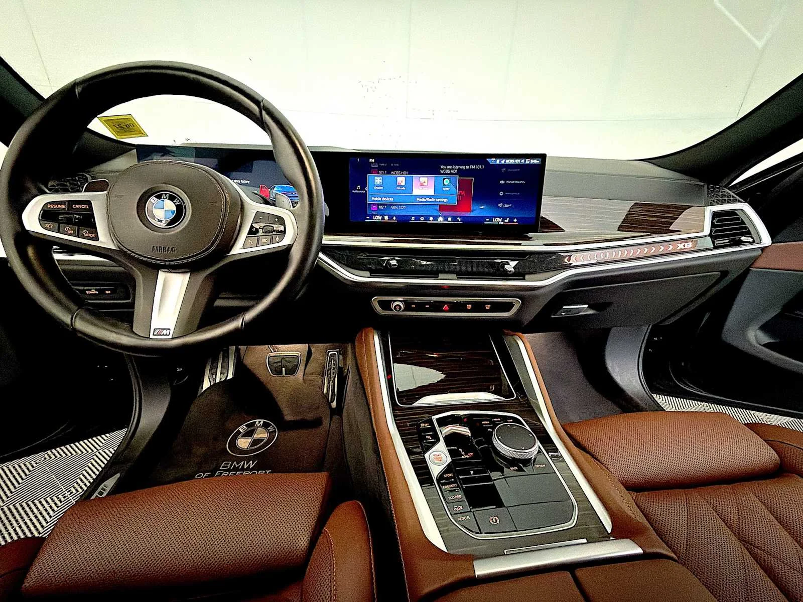 Certified Used 2024 Black Sapphire Metallic BMW xDrive40i image 14