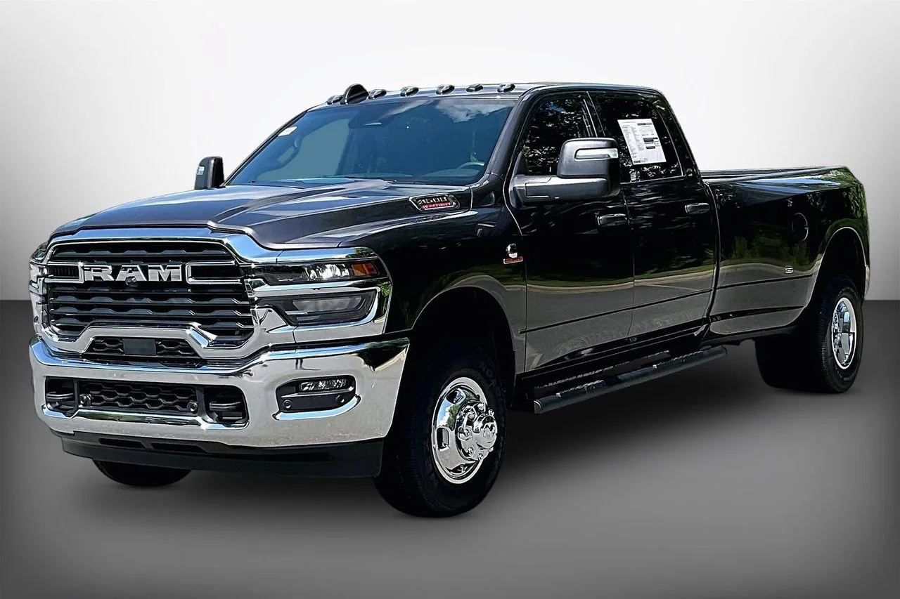 New 2026 Granite Crystal Metallic Clear-Coat Exterior Paint RAM Tradesman image 4