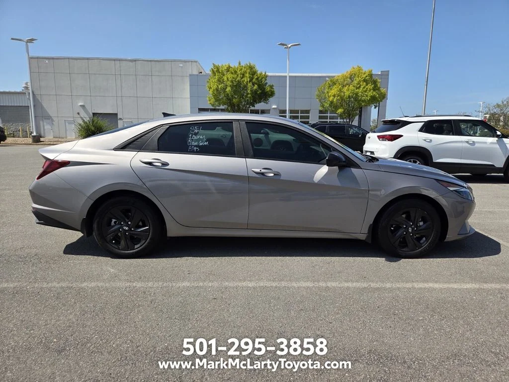 Used 2023 Silver Hyundai SEL image 6