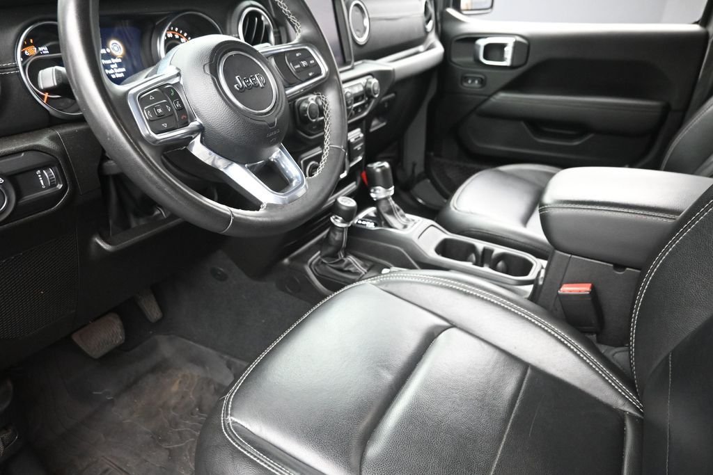 Used 2023 Gray Jeep Sahara image 17