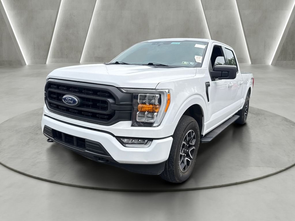 Used 2021 White Ford XLT image 3