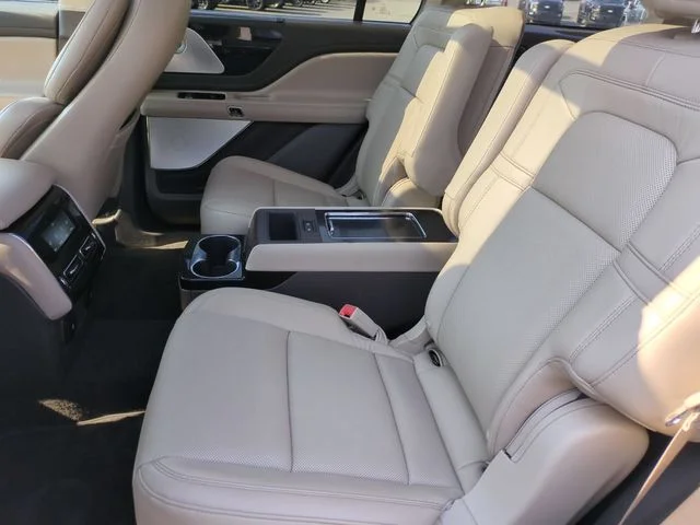 Used 2020 White Lincoln Reserve image 30