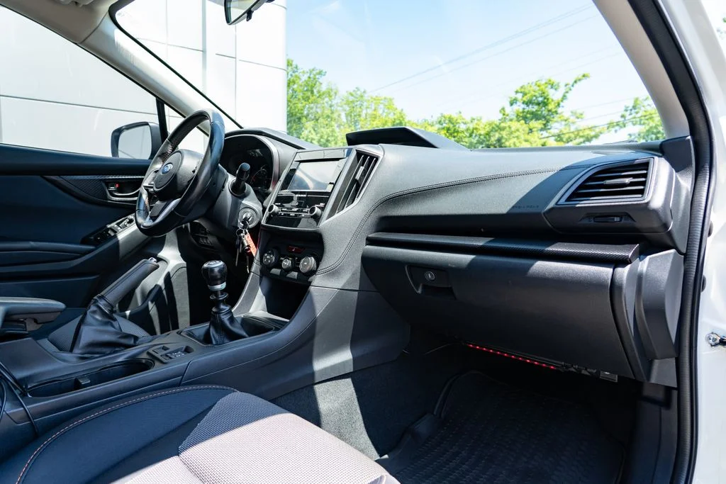Used 2018 White Subaru 2.0i Premium image 28