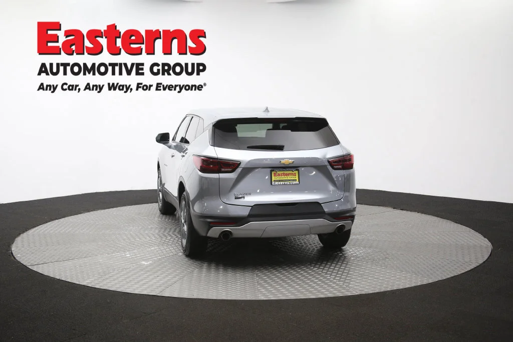 Used 2025 Gray Chevrolet LT image 39