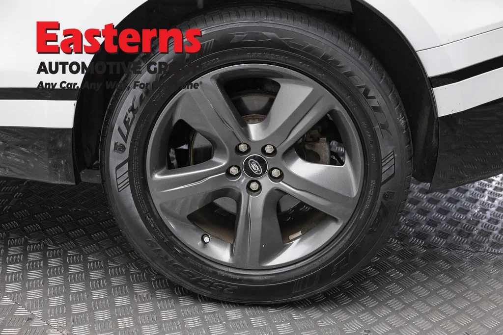 Used 2022 White Land Rover P250 R-Dynamic S image 8