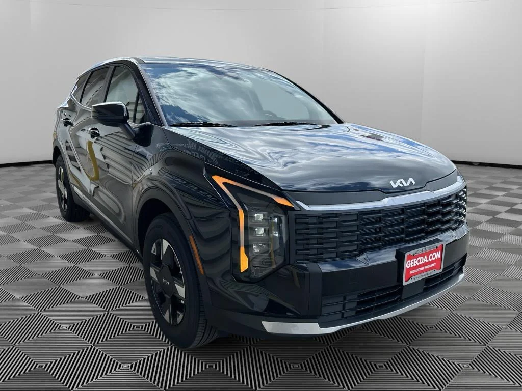 New 2026 Fusion Black Kia LX image 3