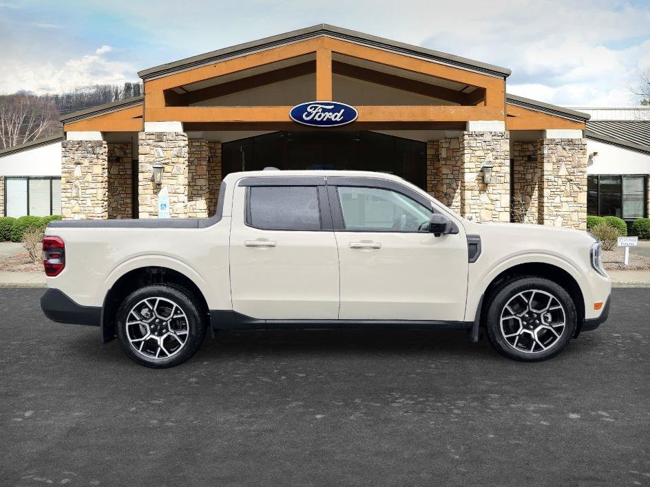 Used 2025 Beige Ford LARIAT image 4