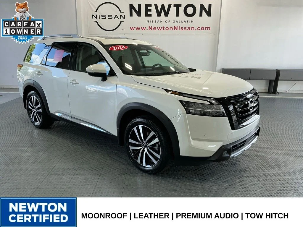 2024 Nissan Pathfinder Platinum 2WD's photo