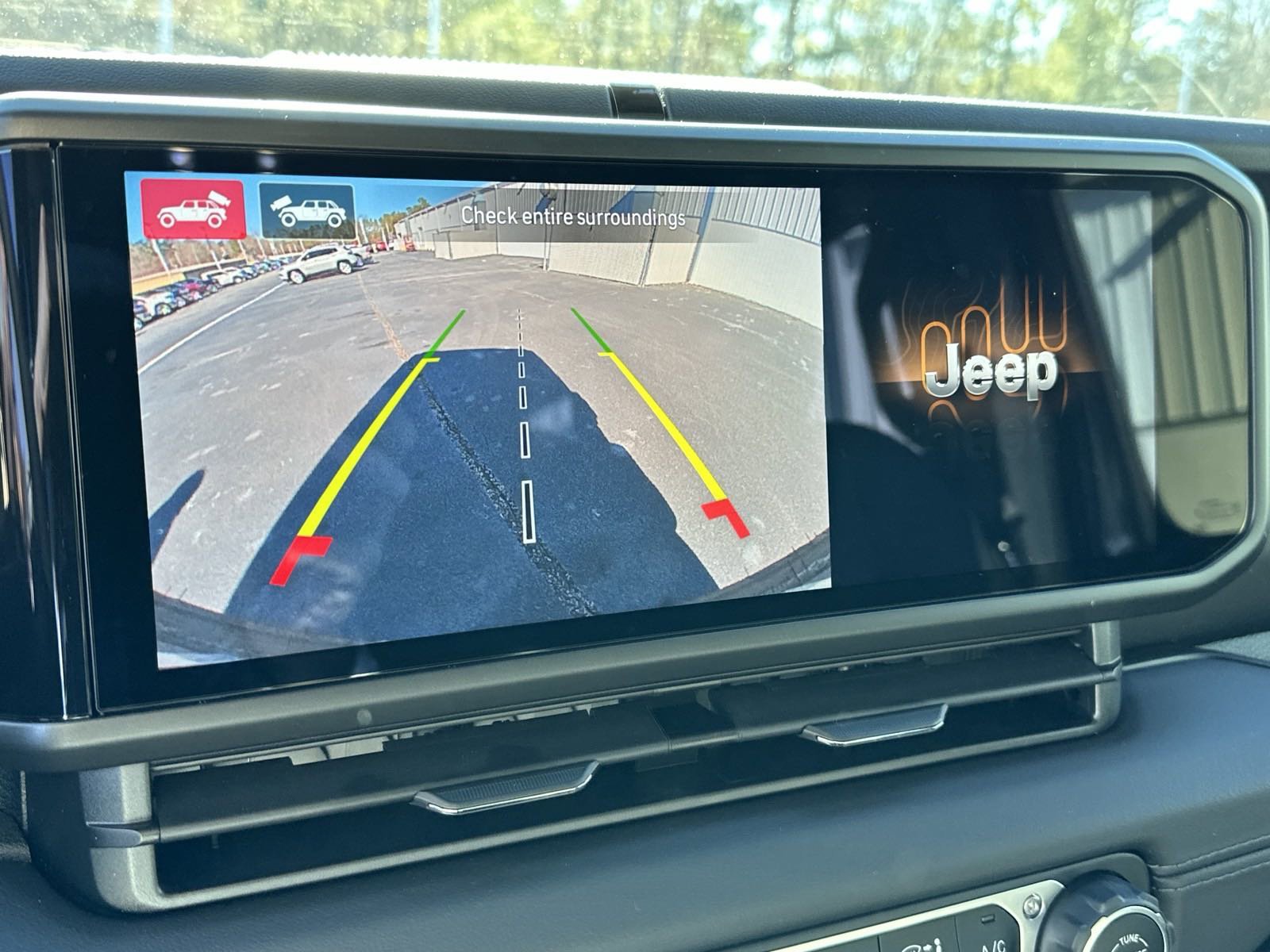 2025 Jeep Wrangler 4-Door Sahara - Photo 27