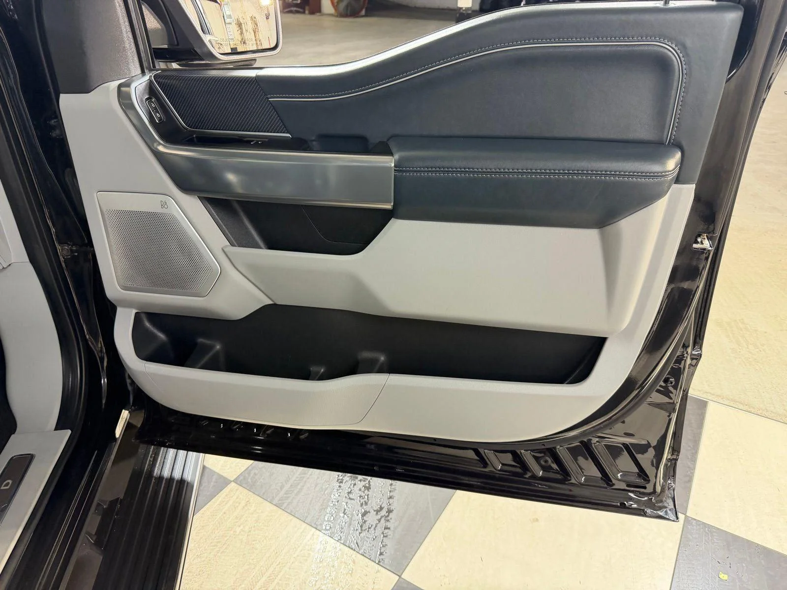 Used 2023 Agate Black Metallic Ford Limited image 27