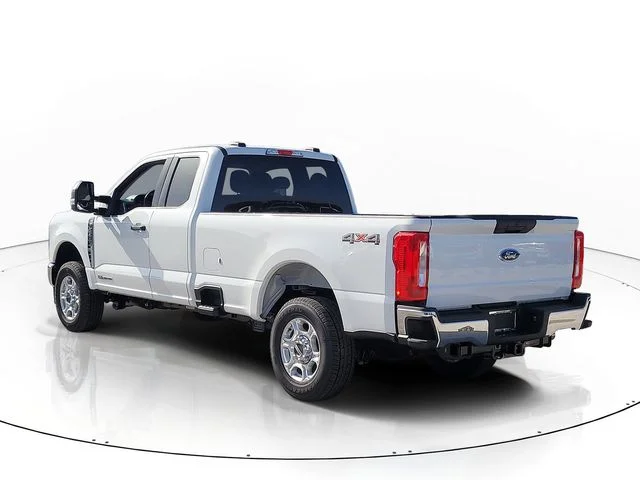 New 2026 Oxford White Ford XLT image 7