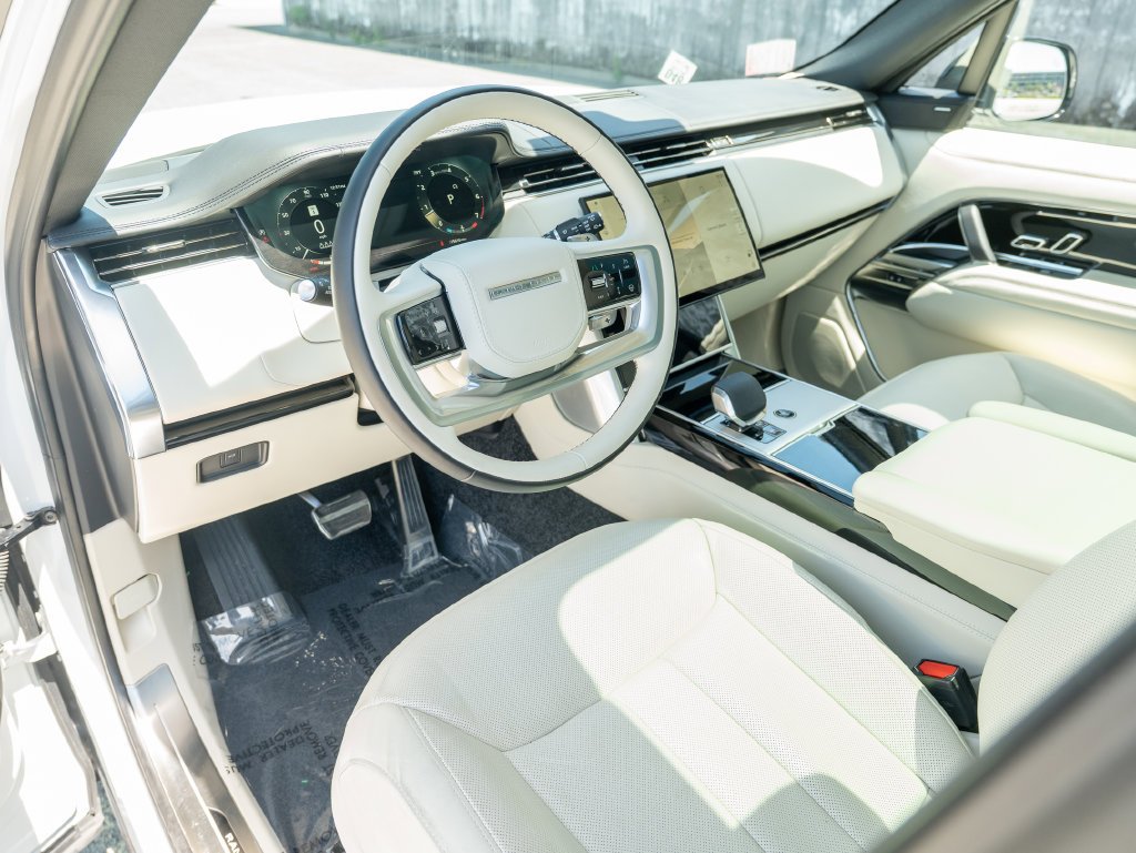 2025 Land Rover Range Rover SE - Photo 13