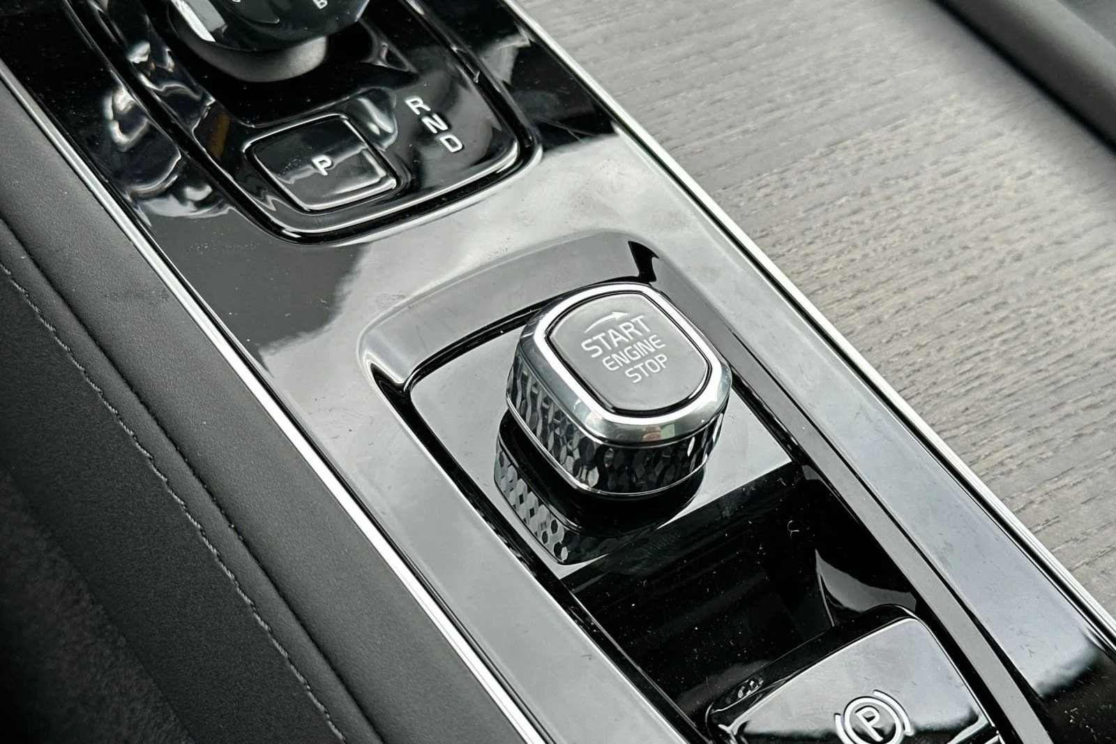New 2026 Aurora Silver Volvo Ultra image 22