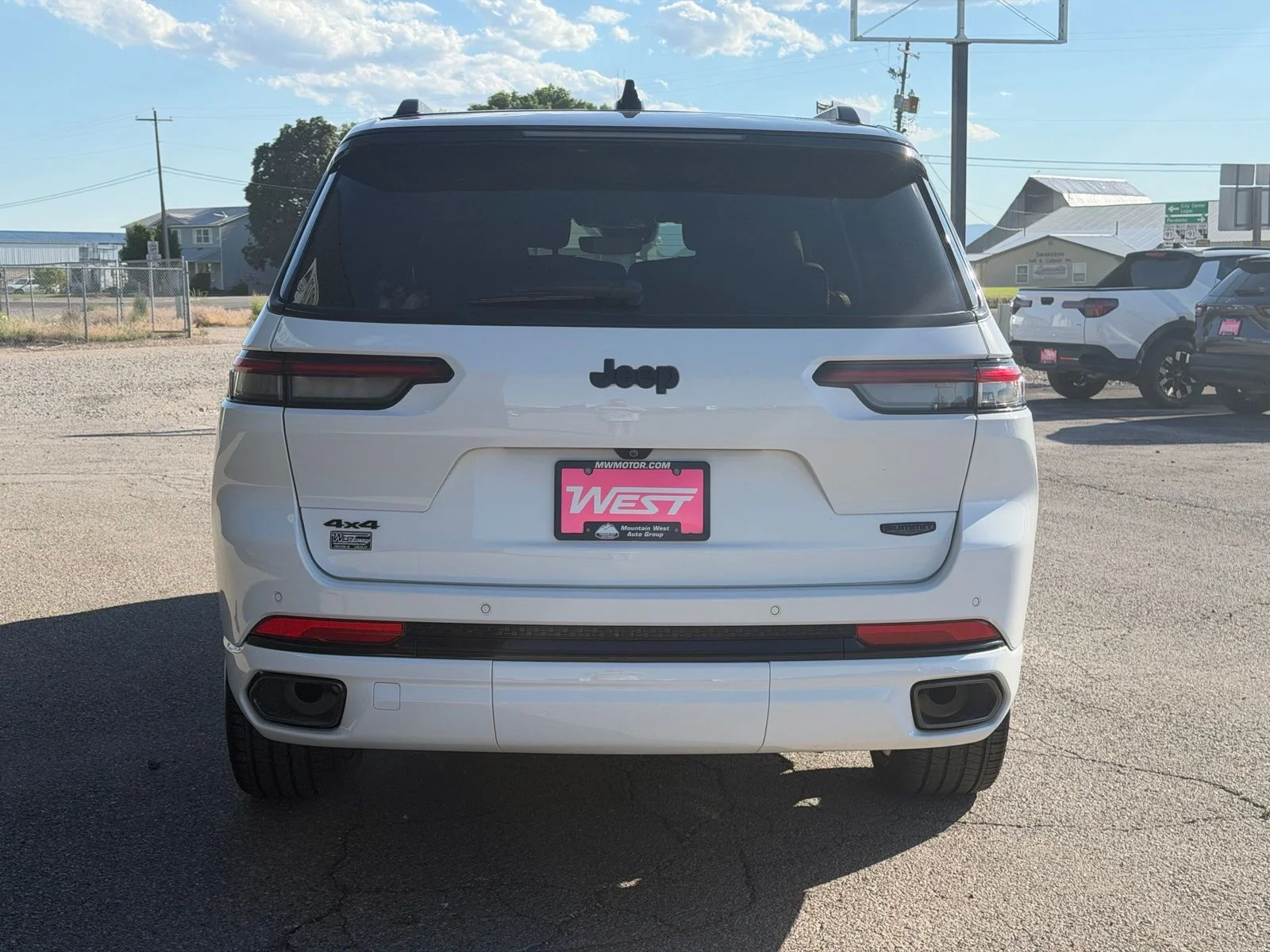 Used 2025 White Jeep Summit image 8