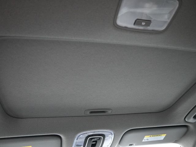 Certified Used 2025 White Hyundai SEL Convenience image 15