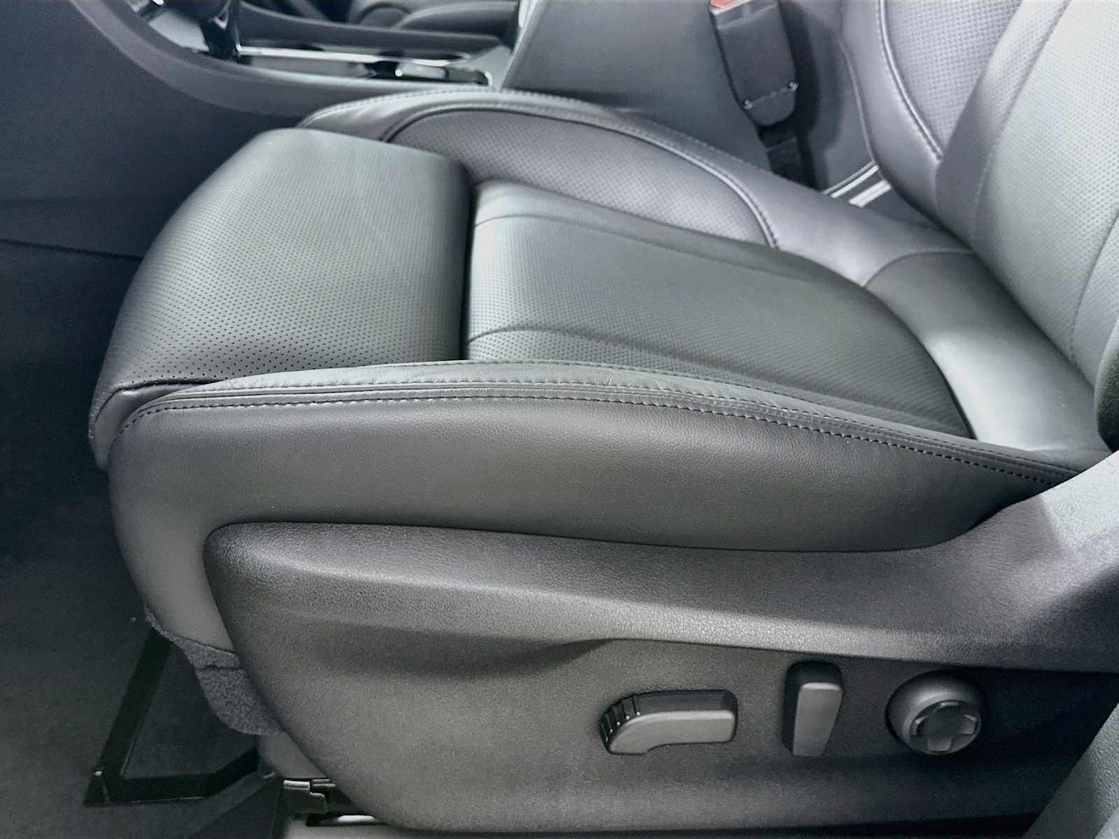 New 2026 CRYSTAL WHITE PEARL Subaru Onyx Edition Touring 7-Passenger image 18