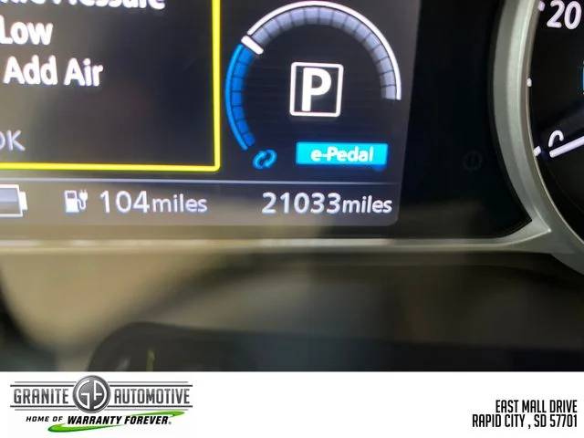 Used 2025 Gray Nissan S image 11