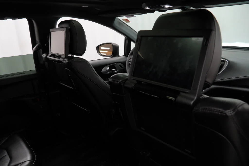Used 2023 Black Chrysler Touring L image 43