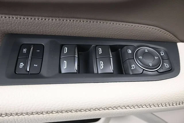 Used 2021 WHITE FROST TRICOAT GMC Denali image 12