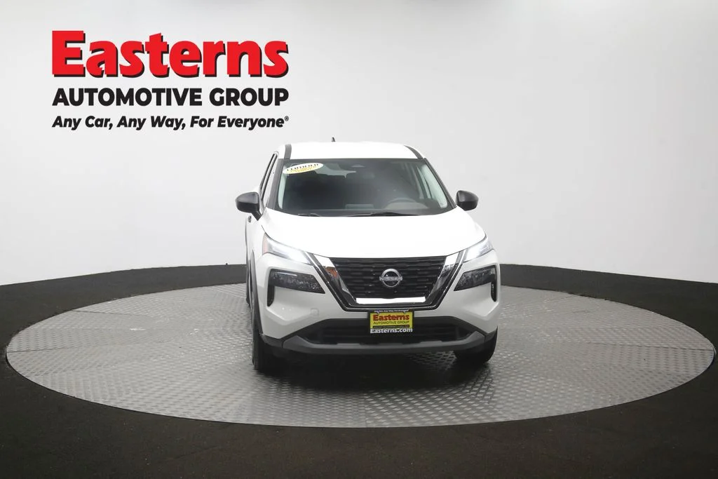 Used 2023 White Nissan S image 52