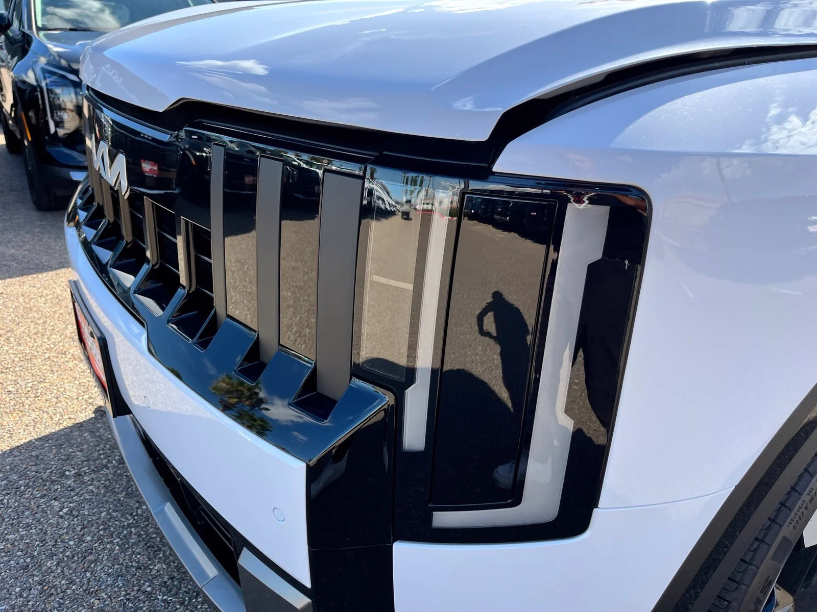 New 2027 White Kia S image 12