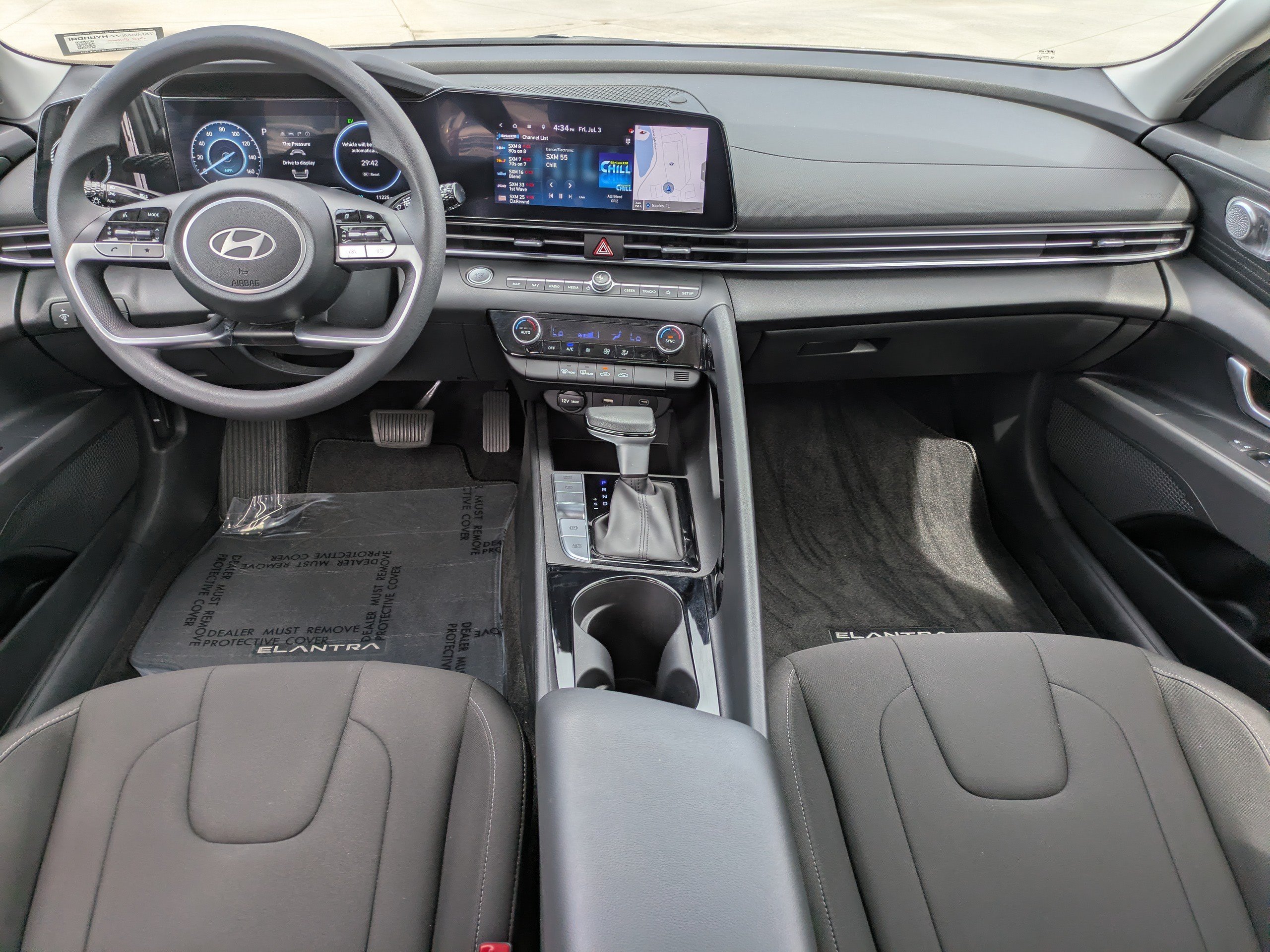 2024 Hyundai Elantra Blue - Photo 13
