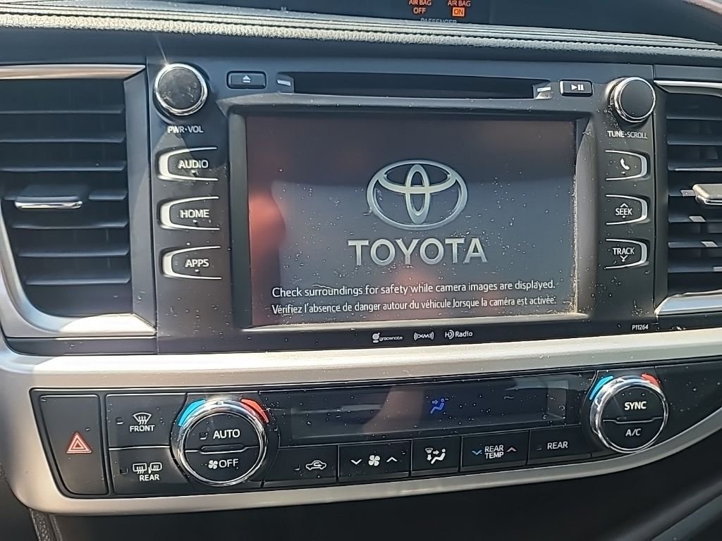 Used 2016 Ooh La La Rouge Mica Toyota LE Plus V6 image 10
