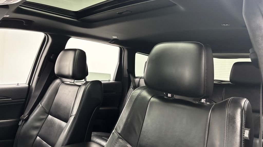 Used 2018 White Jeep Limited image 16