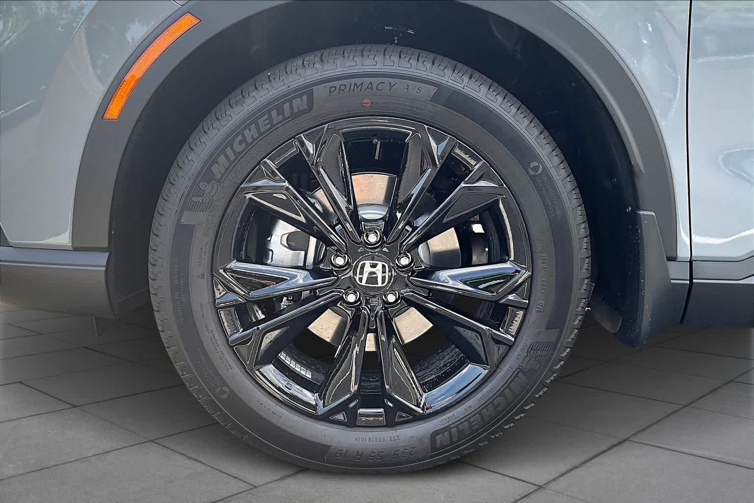 New 2026 Urban Gray Pearl Honda AWD Sport Touring Hybrid image 9