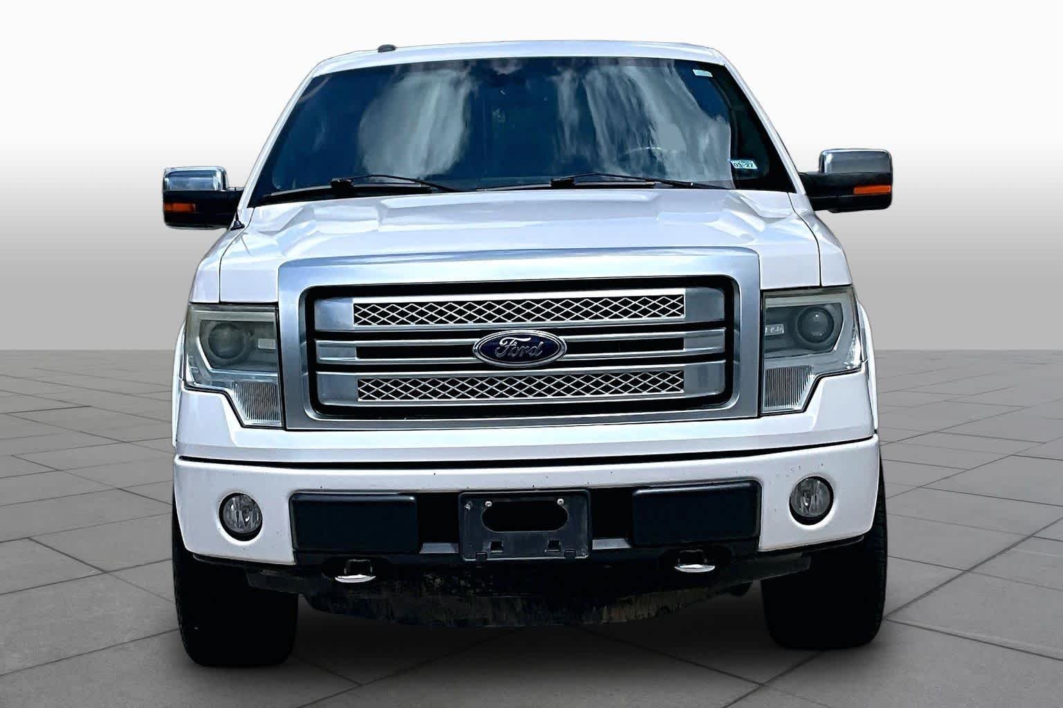 Used 2014 White Platinum Metallic Tri-Coat Ford Platinum image 3