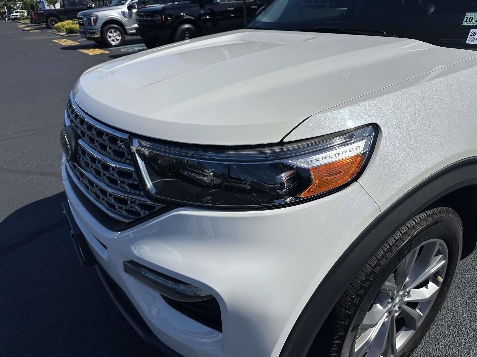 Used 2023 White Ford Limited image 9
