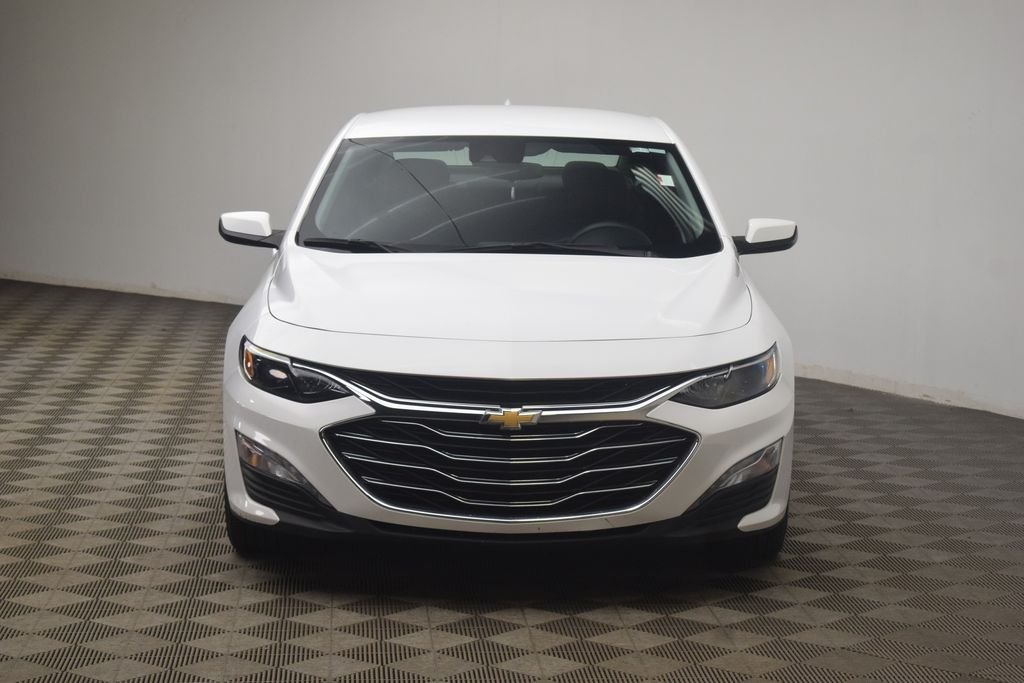 Used 2024 Summit White Chevrolet LT image 19