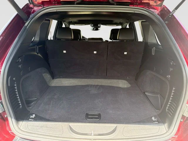 Used 2020 Red Jeep Altitude image 13