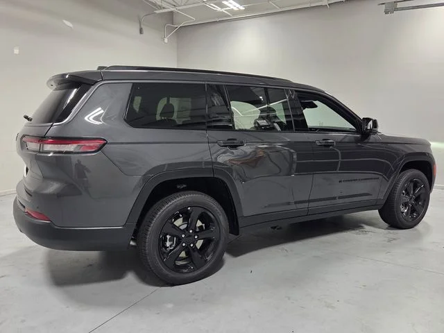 New 2026 Baltic Gray Metallic Clear-Coat Exterior Paint Jeep Limited image 12