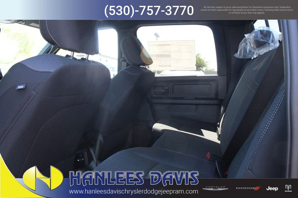 New 2024 Diamond Black Crystal Pearl-Coat Exterior Paint RAM Tradesman image 4