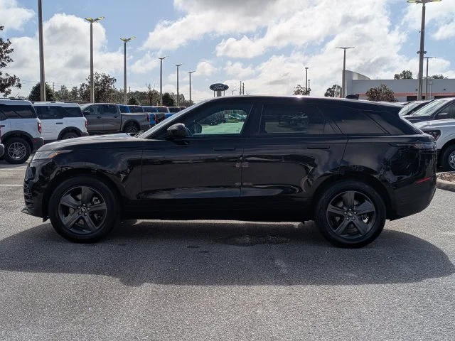 Used 2025 Santorini Black Land Rover Dynamic SE image 8