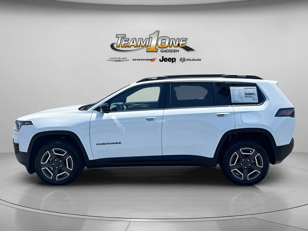 New 2026 Bright White Clear-Coat Exterior Paint Jeep Limited image 6