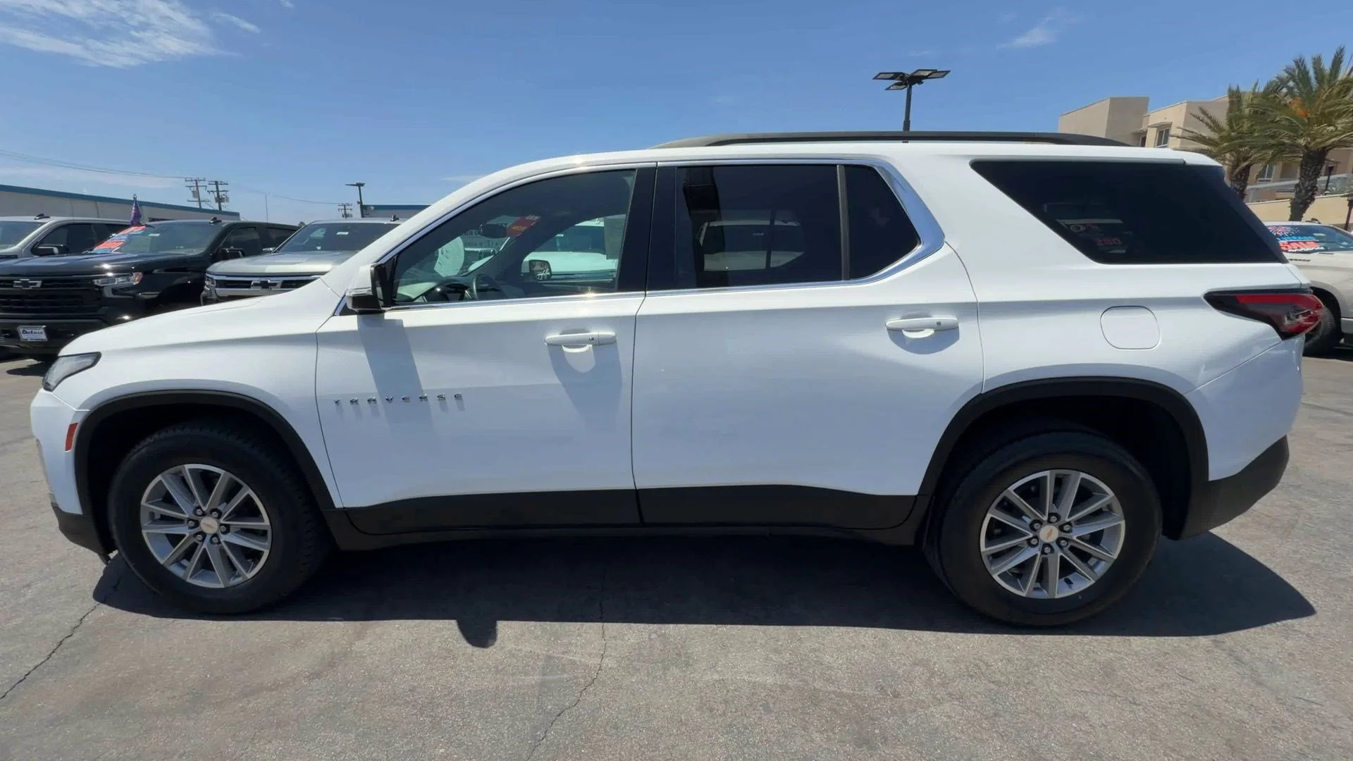 Used 2023 Summit White Chevrolet LT Cloth image 9